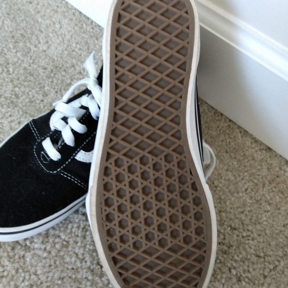 Vans - Picture 3 of 4